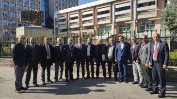 Öğretmenlik Meslek Kanunun Yeniden Ele Alınması İçin MEB Önünde Basın Açıklaması Yaptık.